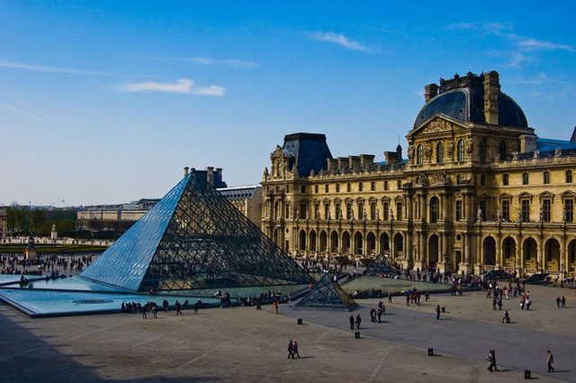 bao tang louvre 1