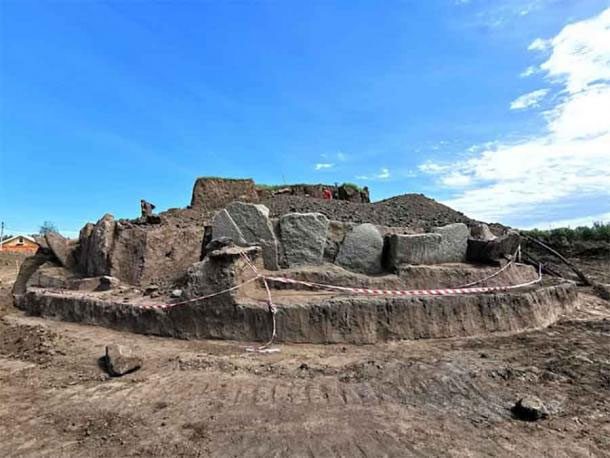 The mysterious stone circle located in the burial mound