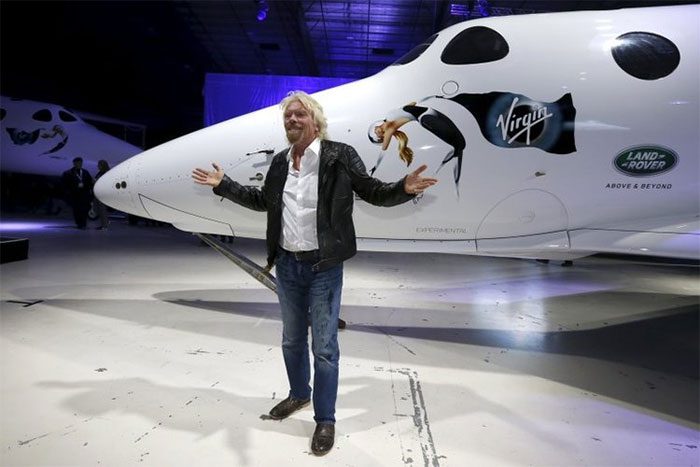 Richard Branson introduces SpaceShipTwo, a spacecraft that accommodates 6 passengers and 2 pilots.