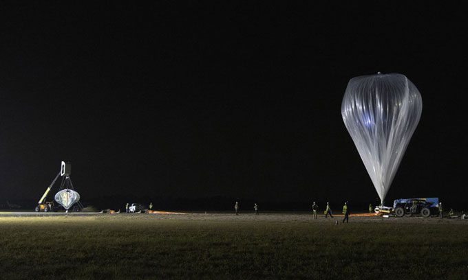 Prototype of Neptune One and the hot air balloon