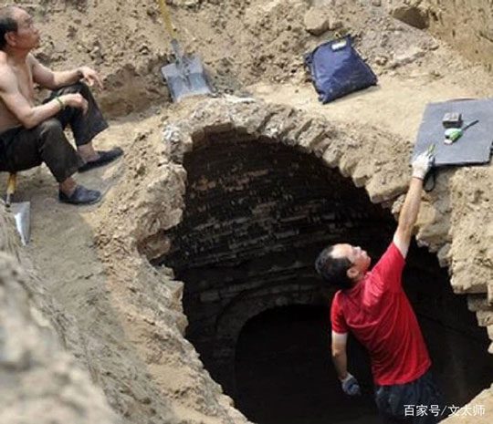 The strange black hole suddenly emanates a fragrance that puzzles archaeologists