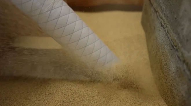 This snake-like robot helps explore environments such as sand dunes, ocean floors, pipelines...