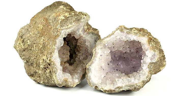 Clear crystal geodes are the most common type.
