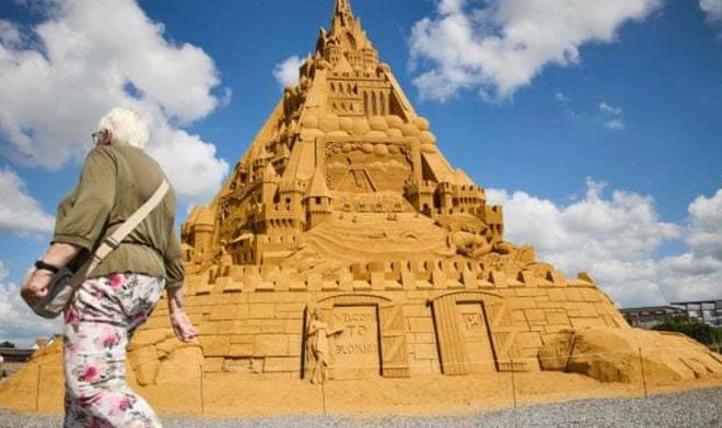 The height of the castle reaches 21.16 meters, over 3 meters taller than the previous record
