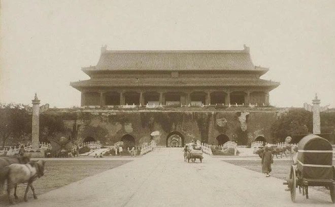 Tiananmen Gate is the main gate of the Ming and Qing dynasties.