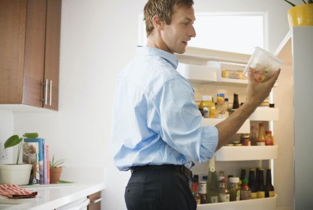 After the meal is finished, transfer leftovers to the refrigerator quickly.