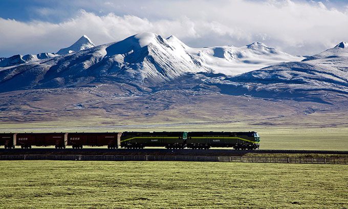 An altitude of over 4,000 meters is a challenge for newcomers to Tibet.