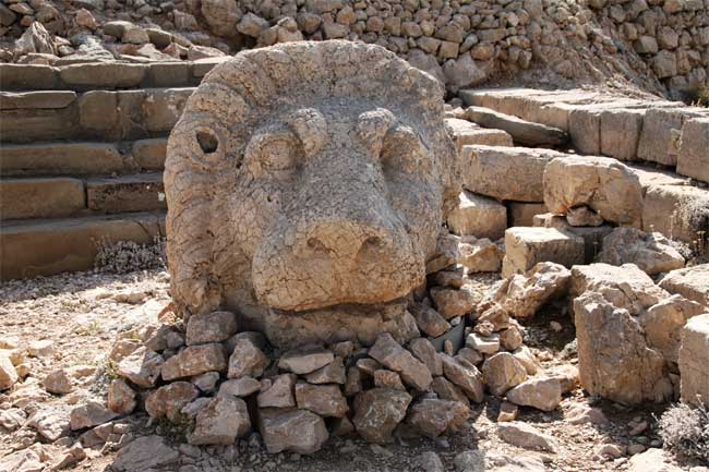 The temple also serves as the ancient tomb of Nemrut Dag