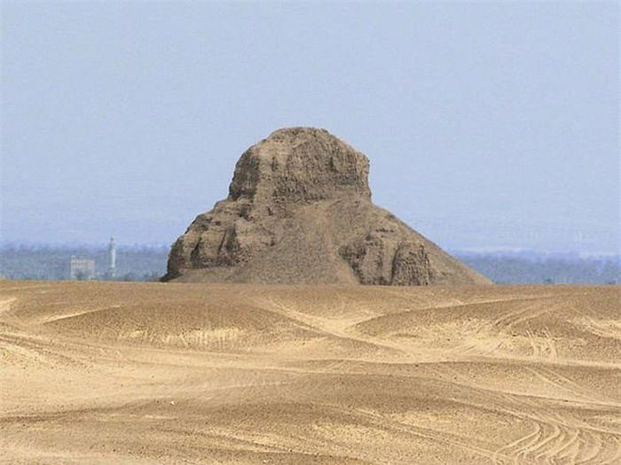 The Black Pyramid remains as a pile of ruins.