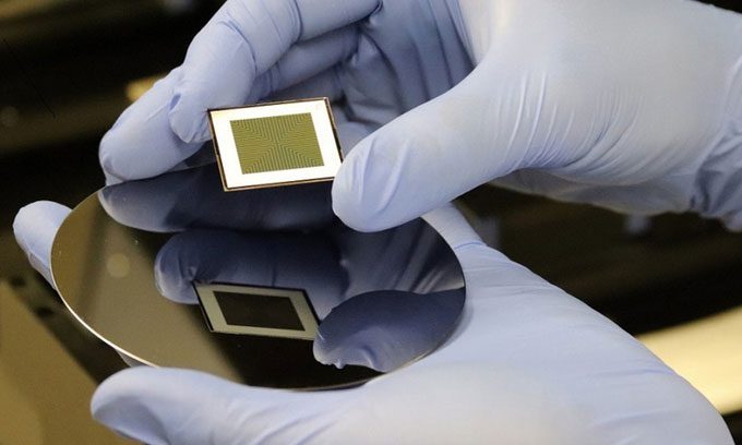 Experts developing solar panels can generate electricity from both sides.