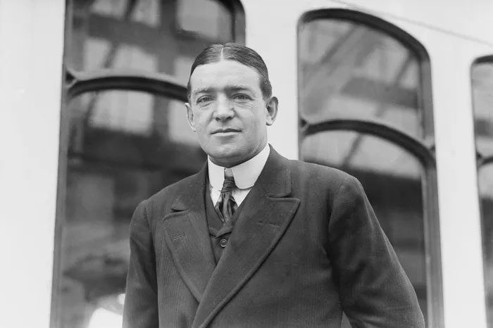 A photo of explorer Ernest Shackleton in 1914.