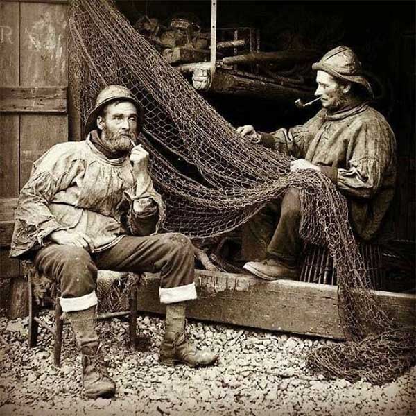 A leisurely afternoon for Irish fishermen, 1910