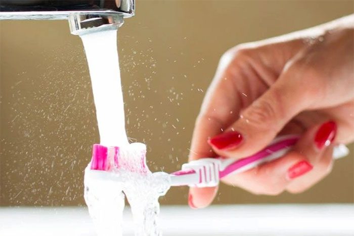 Bacteria on toothbrushes tend to reflect the bacteria in the mouth.