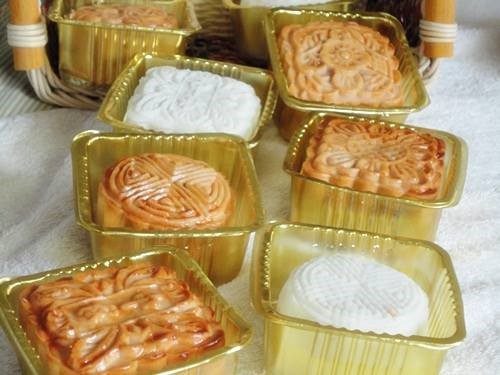 Traditional Vietnamese mooncake