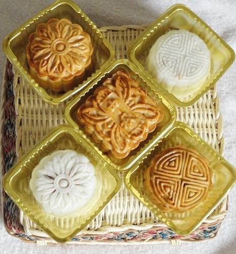 Vietnamese mooncakes come in two types: baked and sticky.