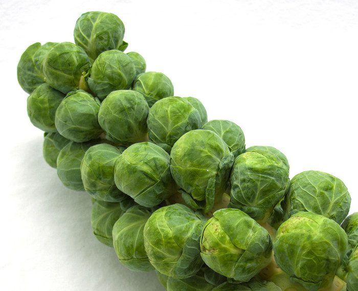 The unique bitter taste of Brussels sprouts not only provides a distinct flavor but also warms the body when it's cold.