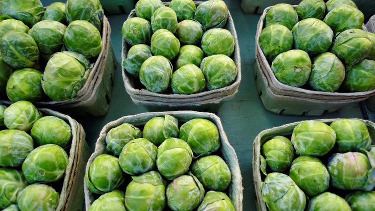 Eating Brussels sprouts effectively helps the body combat the cold of winter.