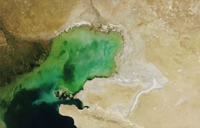 Images of the Caspian Sea showing the world's largest lake is drying up.