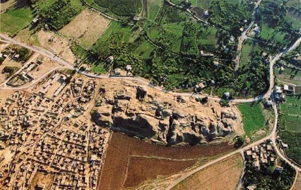 Aerial view of excavated foundations at Tell es-Sultan in Jericho and nearby areas in 2008.