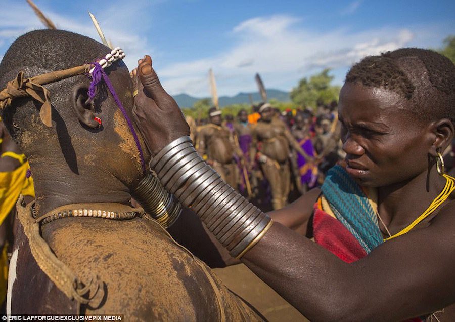 However, the traditional life of the tribe is threatened as the Ethiopian government plans to resettle