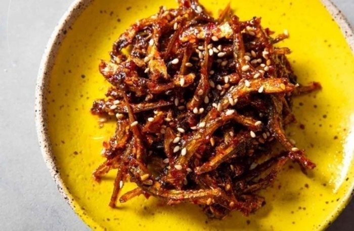 Anchovies are good for the health of pregnant women and children.