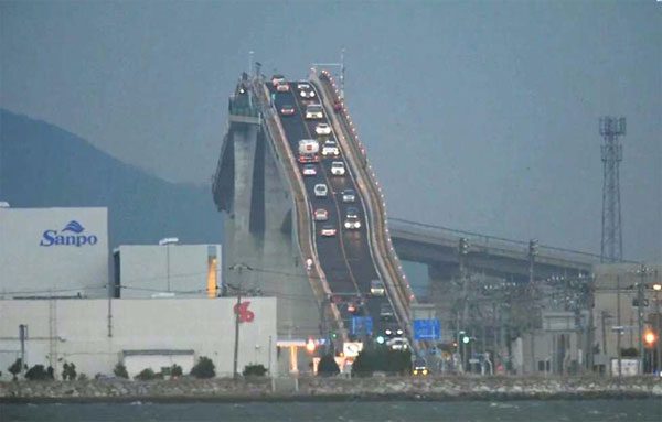 Only brave drivers dare to cross the steepest bridge in the world