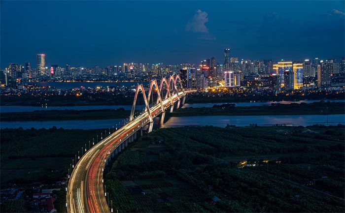 Nhat Tan Bridge