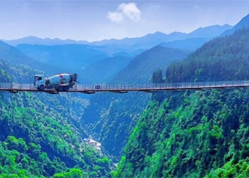 china builds bridge in the middle of the sky that can support 45 tons