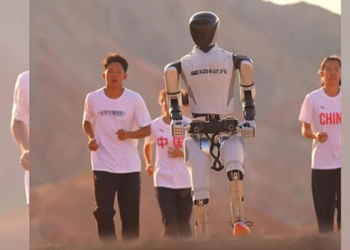 china causes world to be surprised when human shaped robot star1 races through gobi desert 137319