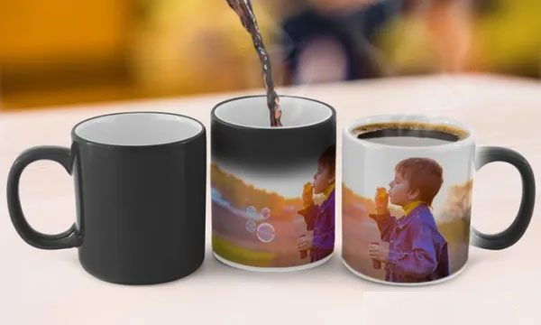 When warm water is poured into the mug, the images change color according to the temperature.