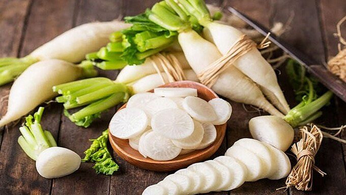 White radish is rich in vitamin C, which helps improve liver function.