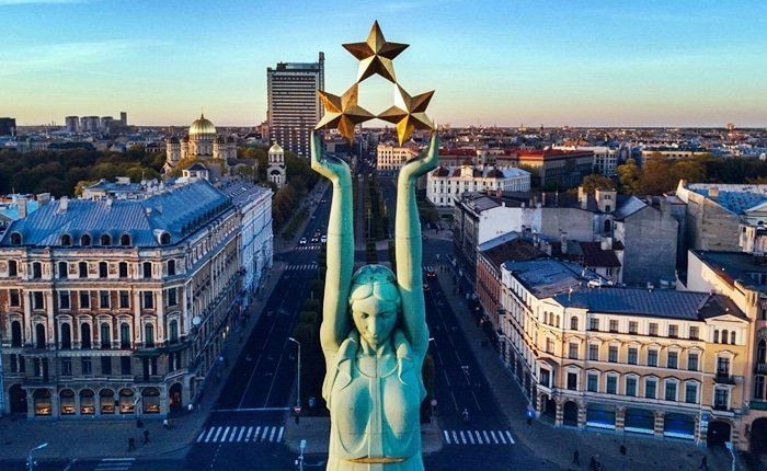 The iconic Freedom Monument in the heart of Riga.