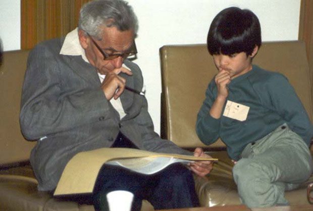 Young Yao Qizhi receiving private instruction from the famous Hungarian mathematician, Paul Erdős.