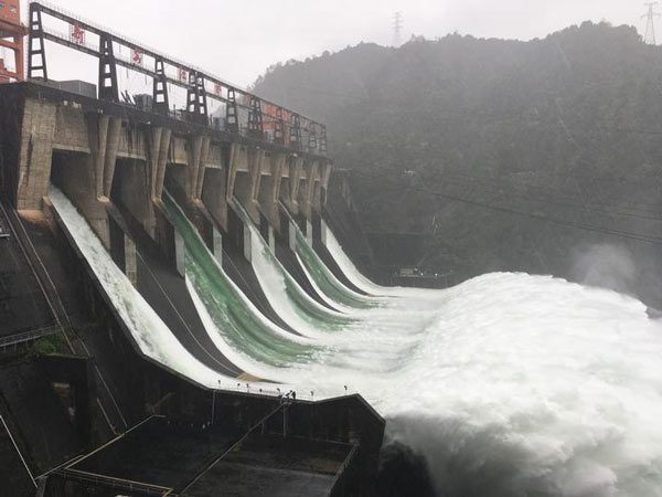 Tanjian Hydroelectric Dam opens all 9 floodgates