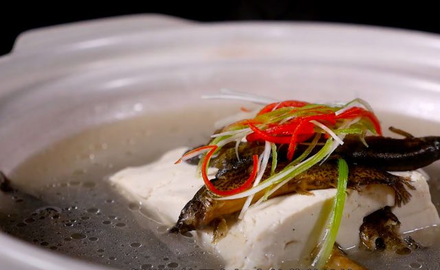 This dish is also called Tofu Hell due to its cruel preparation method.