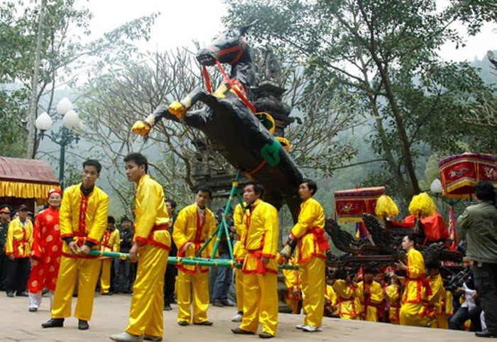 Gióng Festival at Phù Đổng and Sóc Temples