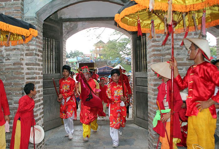 Gióng Festival at Phù Đổng and Sóc Temples