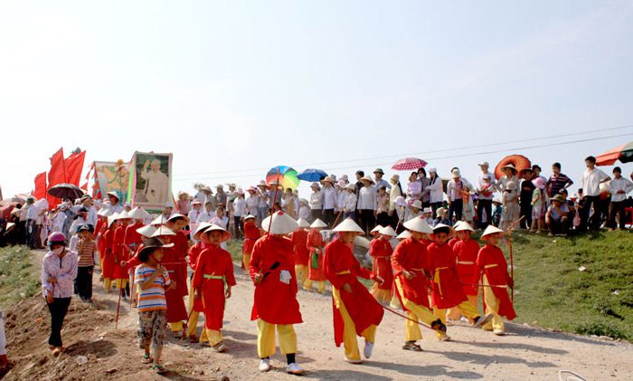 Gióng Festival at Phù Đổng and Sóc Temples