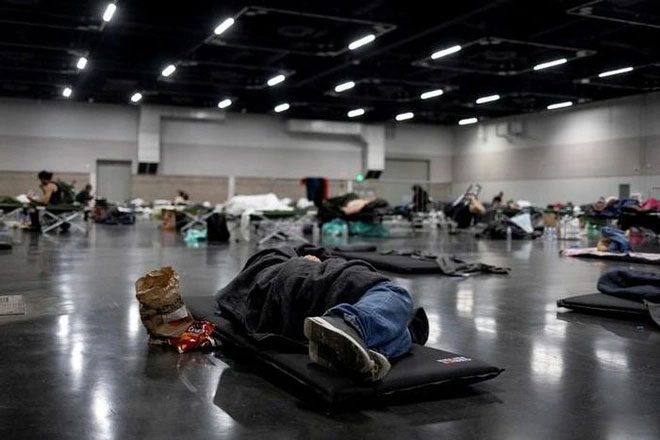 Inside a cooling center in Portland, Oregon (USA) on June 27.