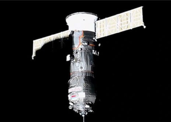 discovery of leaves smell on spacecraft heading to iss 138105