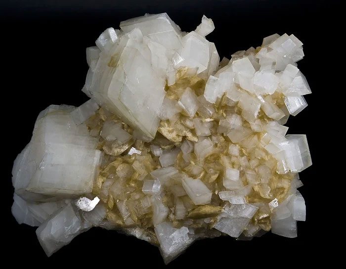 Dolomite forms under low oxygen conditions.