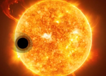 first exoplanet with helium 92202