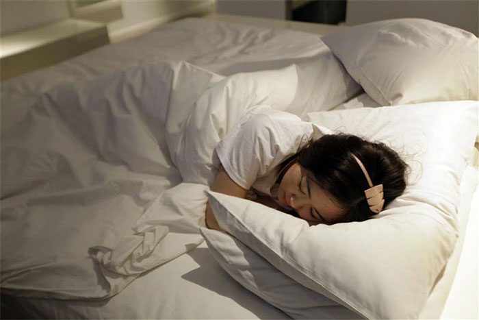 Females tend to sleep less than males