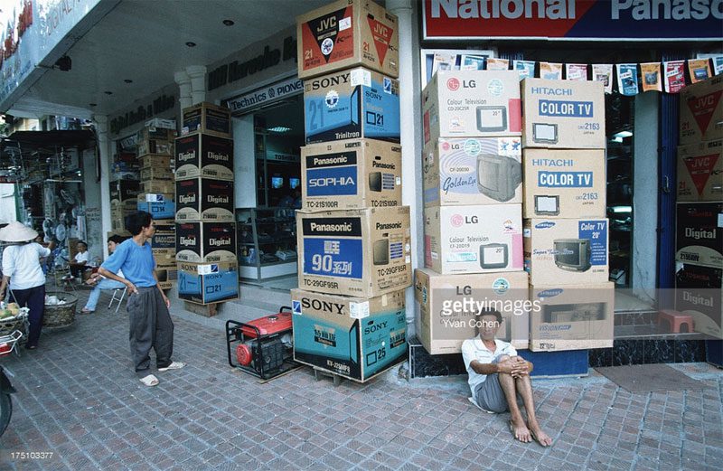 By 1996, home entertainment devices like TVs, VCRs, and audio systems had become popular in Hanoi.