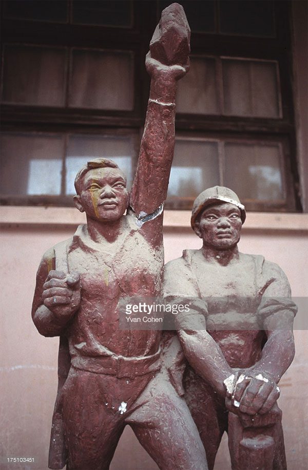 A propaganda statue displayed at the University of Fine Arts.