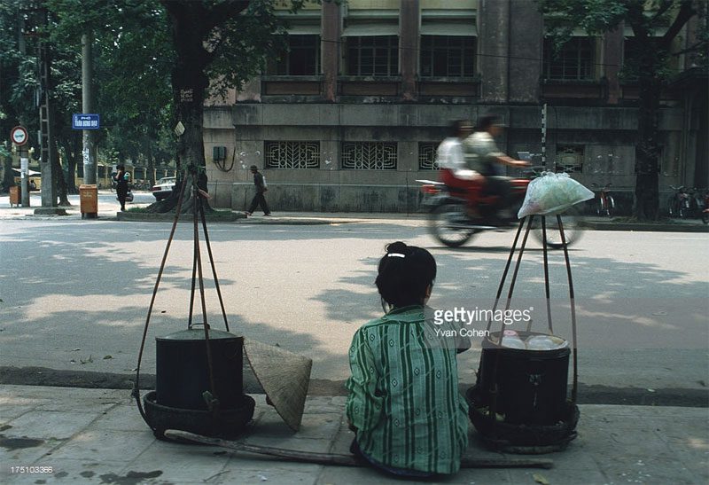 A street vendor on Tran Hung Dao Street.