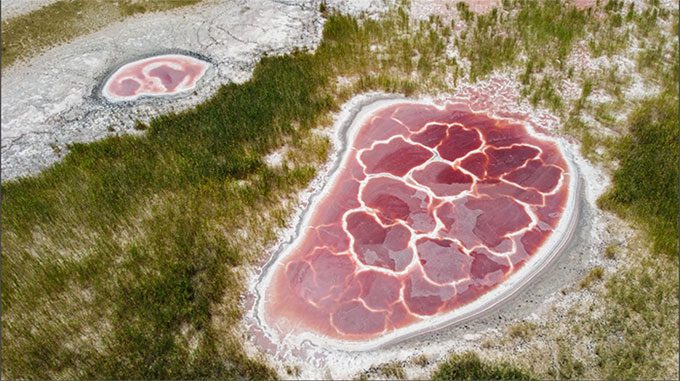 Deep in the Tengger Desert, there is a "Heart of the Earth" hidden.