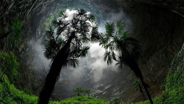 A karst sinkhole in Xuan'en County, not the newly discovered sinkhole