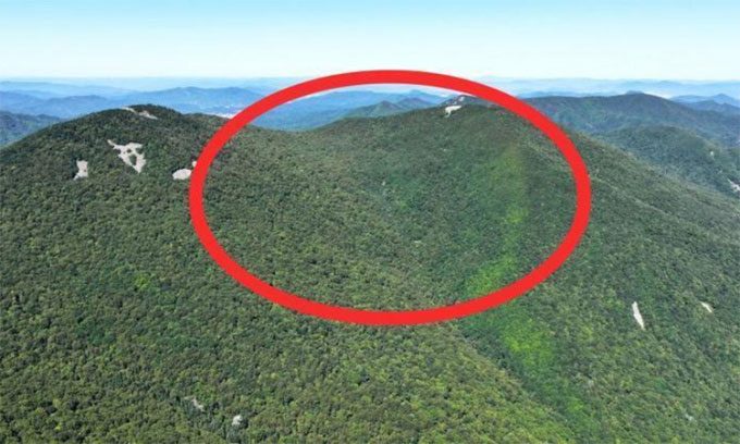 Drone photo showing the world’s first summit meteorite crater