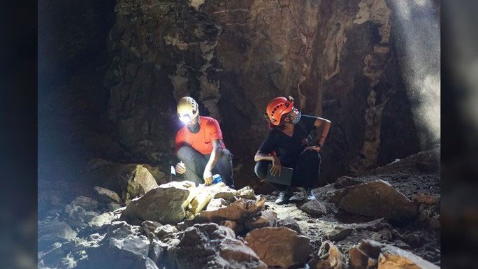 Excavation process of the special graves